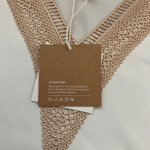 Noracora Lightweight Short Sleeve Pullover Blouse with Lace Detail Size XXL NWT - Picture 3 of 9